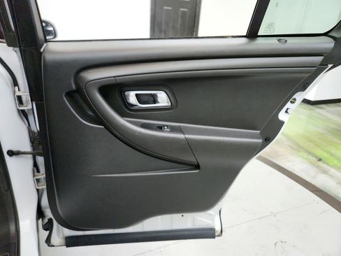 Used 2018 Ford Taurus SE image 27