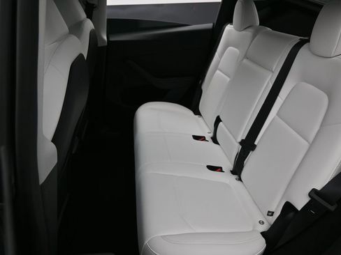 Used 2024 Tesla Model Y Performance AWD/4WD image 27