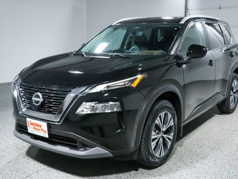 Used 2023 Nissan Rogue SV w/ SV Premium B Package FWD image 32
