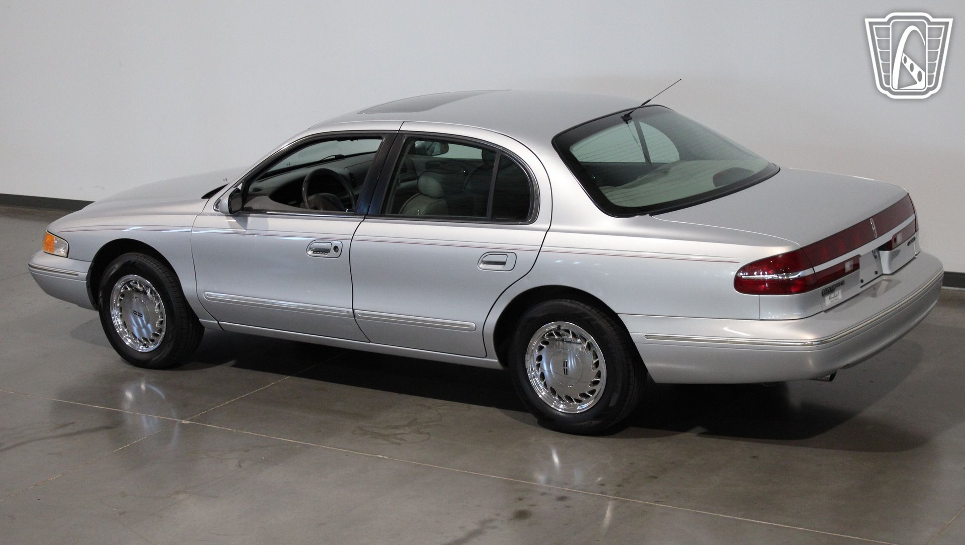 Used 1996 Lincoln Continental FWD image 10