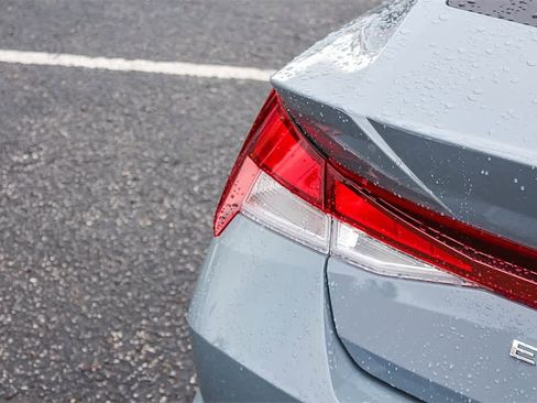 Used 2022 Hyundai Elantra SEL w/ Convenience Package image 8