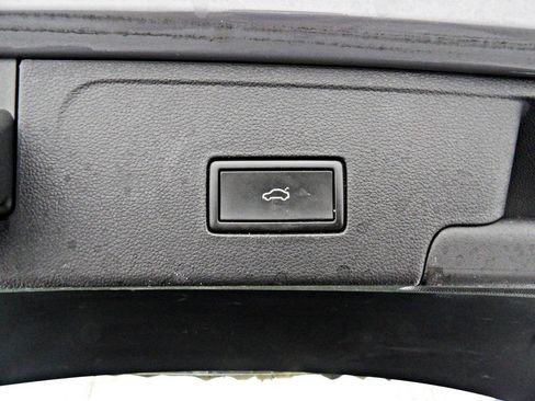 Used 2022 Volkswagen Atlas Cross Sport SE image 14