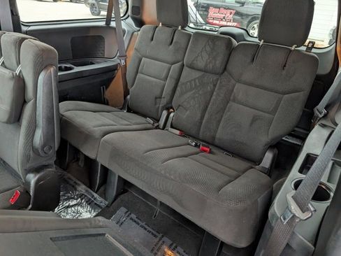 Used 2017 Dodge Grand Caravan SE image 14