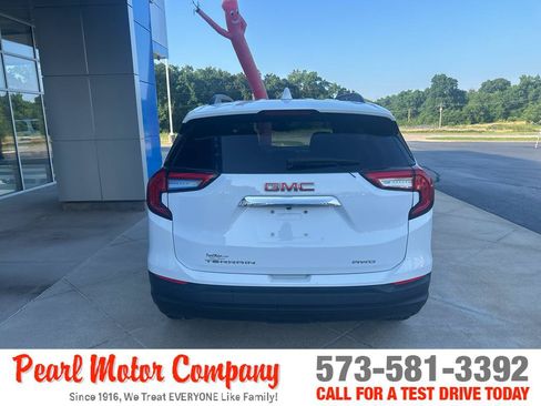 Used 2022 GMC Terrain SLE w/ Driver Convenience Package AWD/4WD image 5
