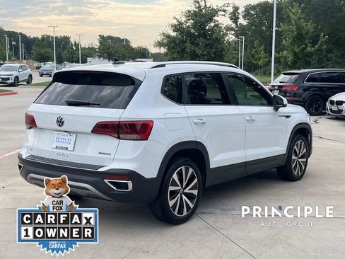 Certified 2024 Volkswagen Taos SE w/ MDO Package FWD image 11