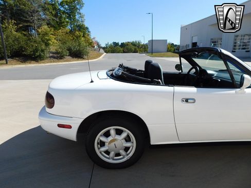 Used 1990 MAZDA MX-5 Miata image 14
