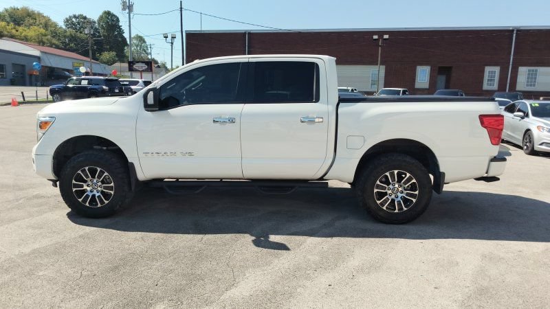 Used 2020 Nissan Titan SV w/ SV Convenience Package AWD/4WD image 2