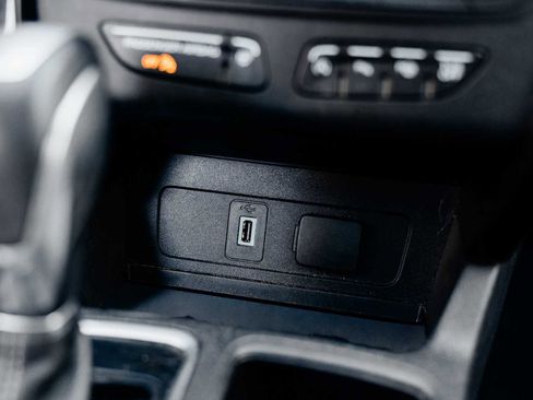 Used 2019 Ford Escape Titanium image 27