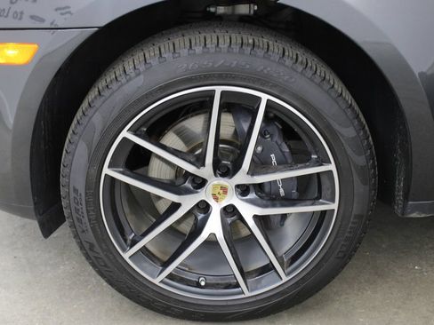 Used 2024 Porsche Macan AWD/4WD image 13