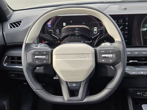 New 2025 Kia K4 GT-Line w/ GT-Line Sunroof Package image 15