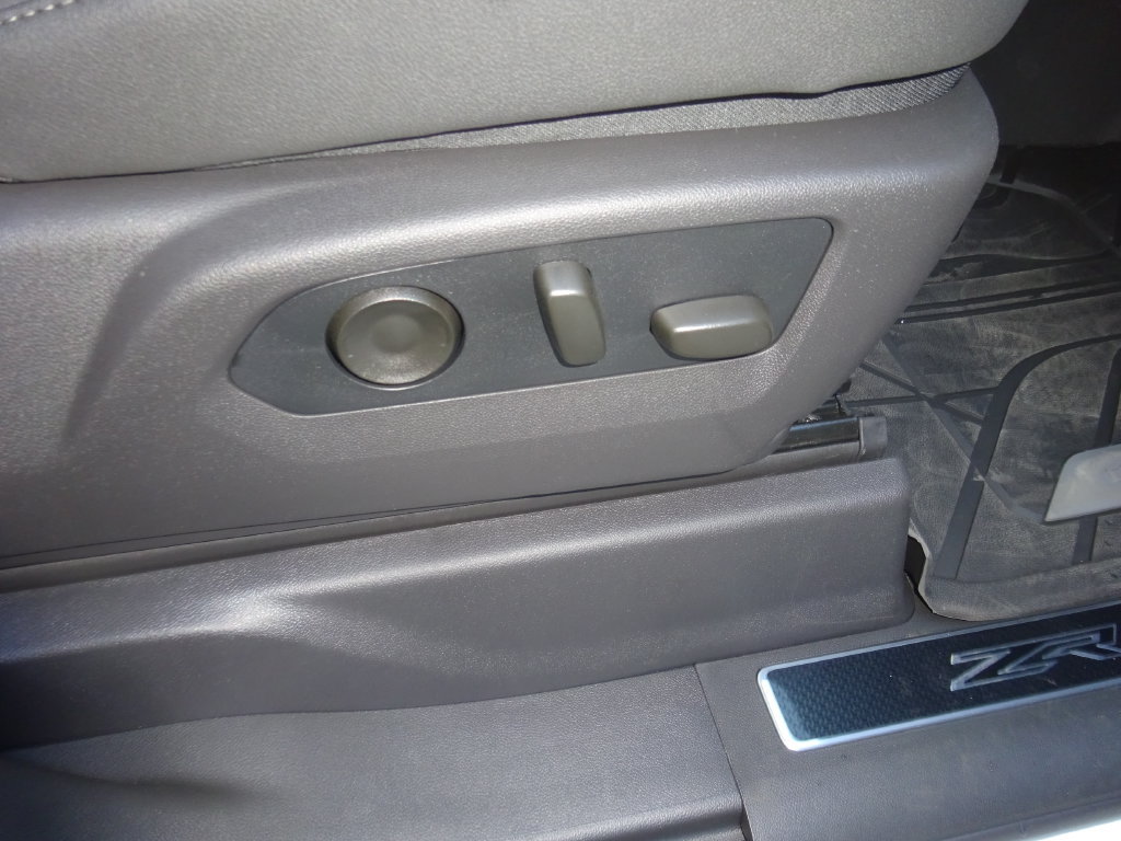 Certified 2026 Chevrolet Silverado 1500 ZR2 AWD/4WD image 31