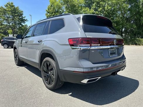 New 2026 Volkswagen Atlas SE FWD image 3