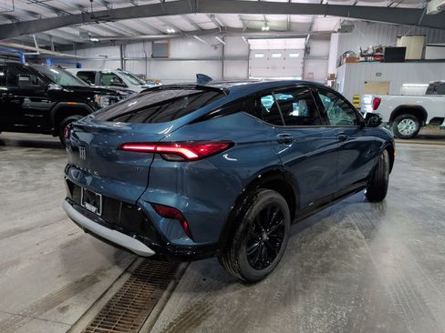 Used 2024 Buick Envista Sport Touring w/ Convenience I Package image 3