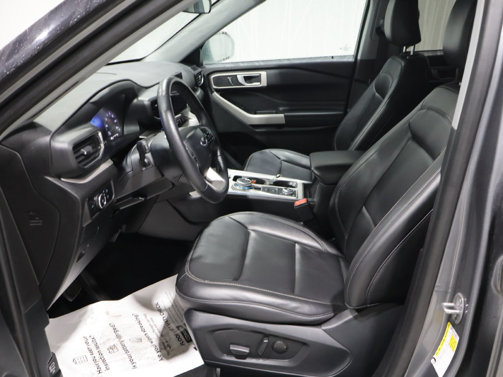 Used 2024 Ford Explorer XLT w/ Equipment Group 202A AWD/4WD image 10