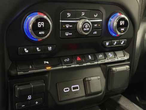 Certified 2021 GMC Sierra 1500 Denali image 42