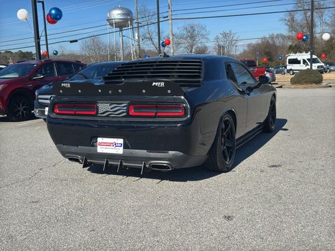 Used 2016 Dodge Challenger SXT Plus image 7