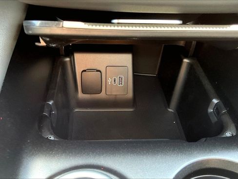 Used 2025 Ford Explorer Active w/ Active Comfort Package AWD/4WD image 34