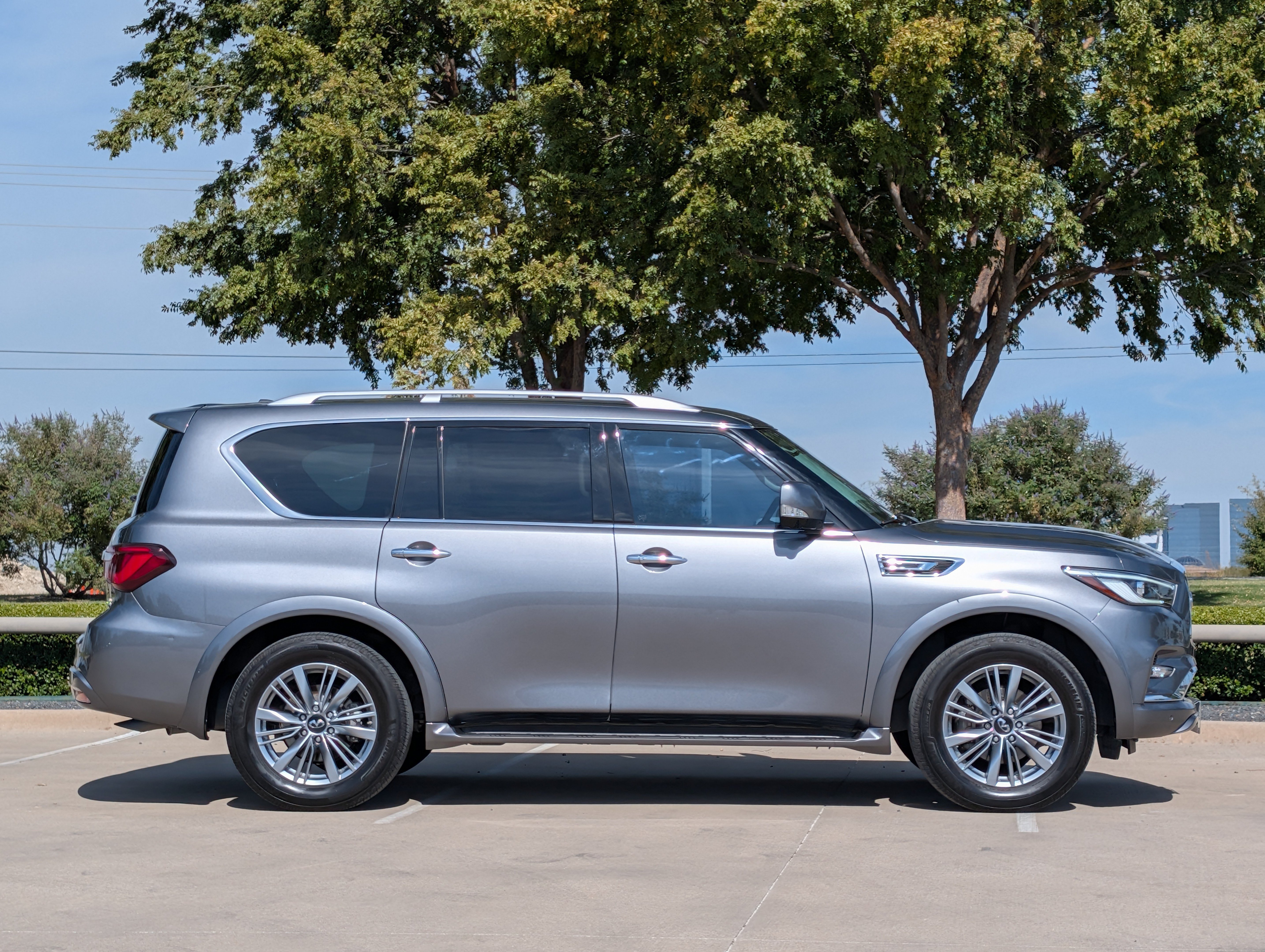 Used 2021 INFINITI QX80 Luxe w/ Cargo Package RWD image 6