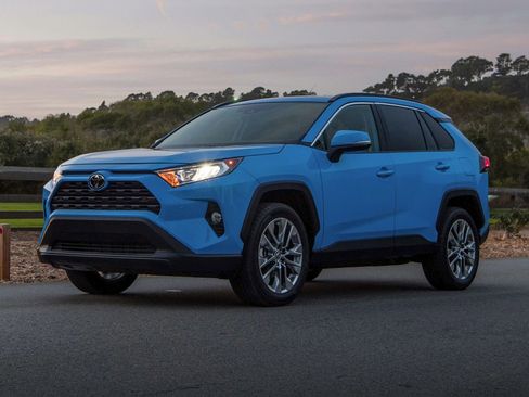 Used 2022 Toyota RAV4 XLE image 1