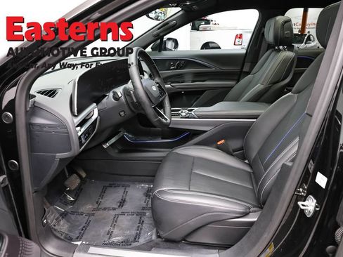 Used 2025 Cadillac Lyriq Luxury AWD/4WD image 14