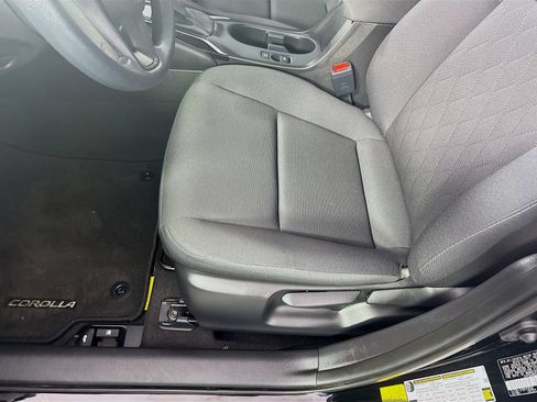 Certified 2025 Toyota Corolla LE FWD image 10