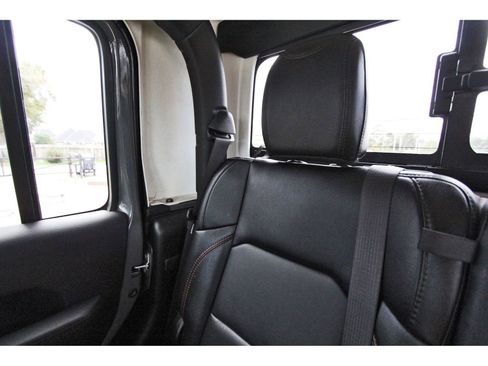 Used 2021 Jeep Gladiator Rubicon image 14