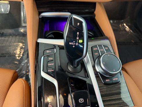 Used 2023 BMW 530i w/ M Sport Package RWD image 9