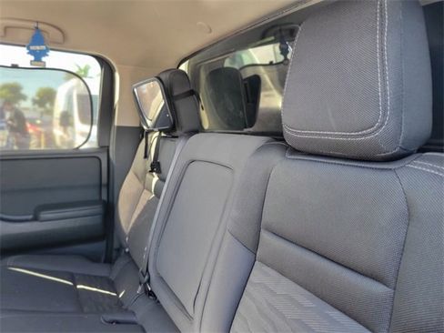 Used 2022 Nissan Frontier SV w/ Technology Package image 8