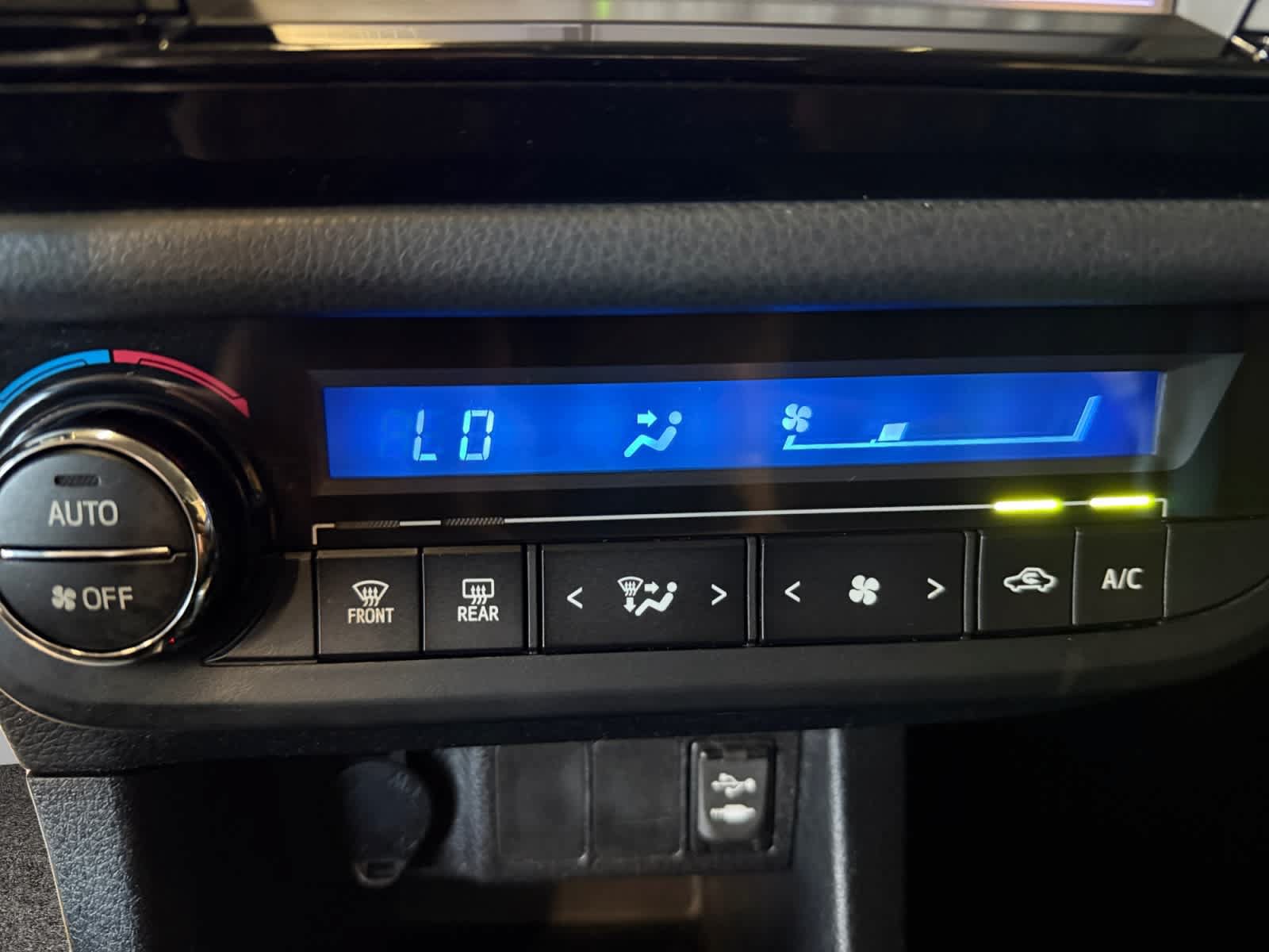 Used 2014 Toyota Corolla S FWD image 17
