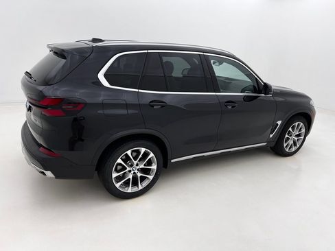 Used 2024 BMW X5 xDrive40i w/ Premium Package AWD/4WD image 6