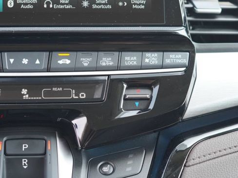 Used 2025 Honda Odyssey Touring image 25