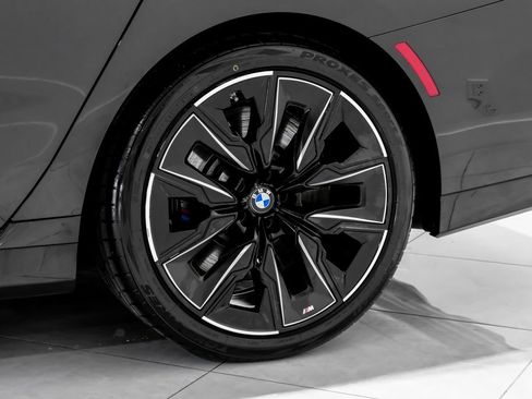 Used 2025 BMW 760i xDrive image 47