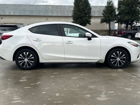 Used 2018 MAZDA MAZDA3 Sport image 9