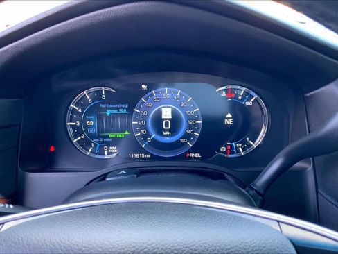 Used 2017 Cadillac Escalade ESV Premium Luxury image 25