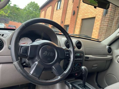 Used 2004 Jeep Liberty Sport w/ PWR Convenience Group AWD/4WD image 40