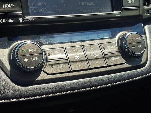 Used 2015 Toyota RAV4 XLE AWD/4WD image 17