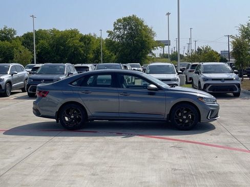 New 2026 Volkswagen Jetta SE FWD image 6