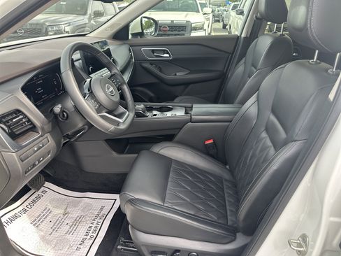 Certified 2023 Nissan Rogue Platinum w/ Platinum Premium Package FWD image 13