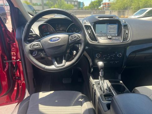 Used 2017 Ford Escape SE w/ Equipment Group 201A FWD image 12