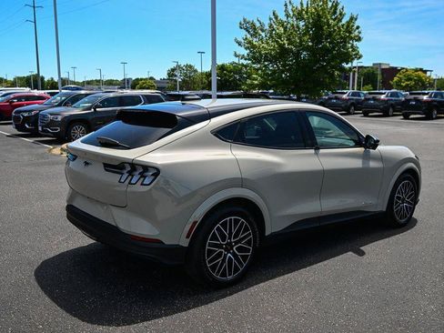 Certified 2025 Ford Mustang Mach-E Premium AWD/4WD image 5