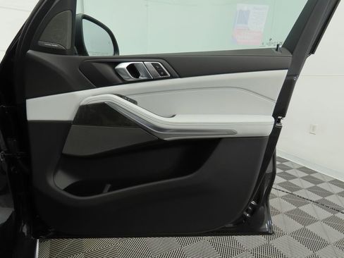 Certified 2025 BMW X5 sDrive40i image 27