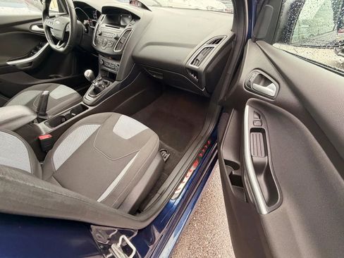 Used 2017 Ford Focus ST image 9