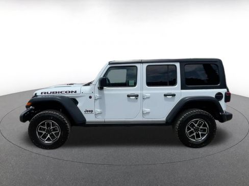 Used 2025 Jeep Wrangler Unlimited Rubicon AWD/4WD image 9
