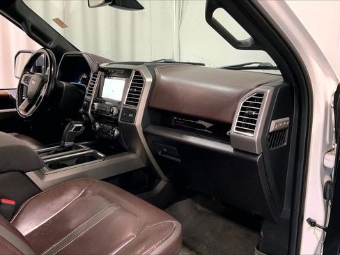 Used 2017 Ford F150 Platinum w/ Equipment Group 701A Luxury AWD/4WD image 28
