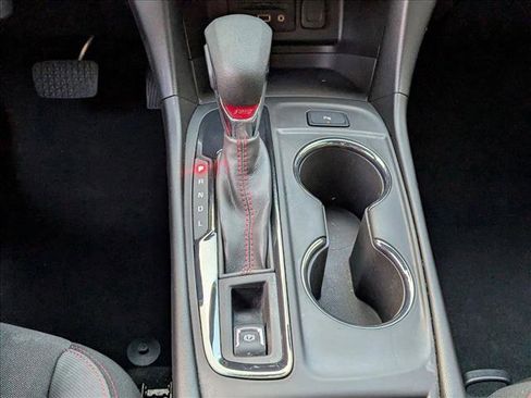 Used 2022 Chevrolet Equinox RS w/ Infotainment Package FWD image 12