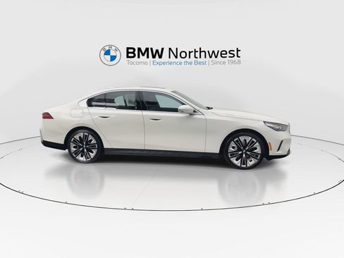 New 2027 BMW 530i xDrive w/ Premium Package AWD/4WD image 5