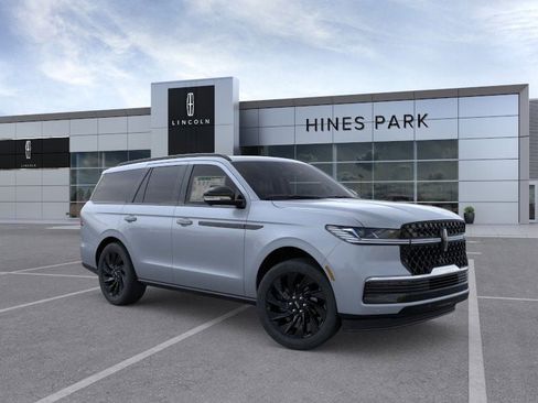 New 2026 Lincoln Navigator Reserve w/ Jet Appearance Package image 7