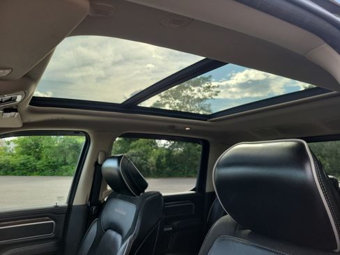 Used 2019 RAM 1500 Laramie AWD/4WD image 28
