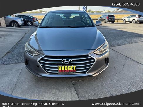 Used 2017 Hyundai Elantra SE FWD image 2
