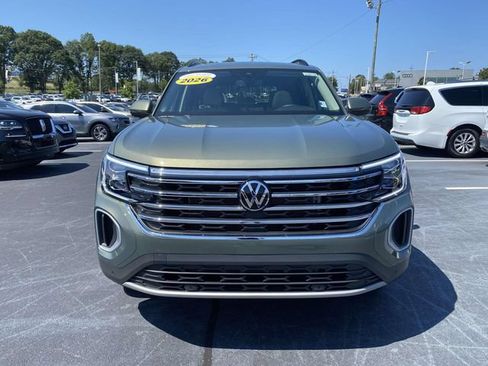 Certified 2026 Volkswagen Atlas SE w/ Panoramic Sunroof Package FWD image 2